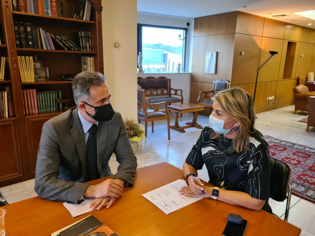 Στάθης Κωνσταντινίδης, Βουλευτής Π.Ε Κοζάνης: «Την ανάγκη ίδρυσης λυκειακών τάξεων στο Καλλιτεχνικό Σχολείο Κλείτου Κοζάνης και Γυμνασίου στην Εράτυρα Βοΐου, έθεσα στην Υφυπουργό Ζέττα Μακρή»