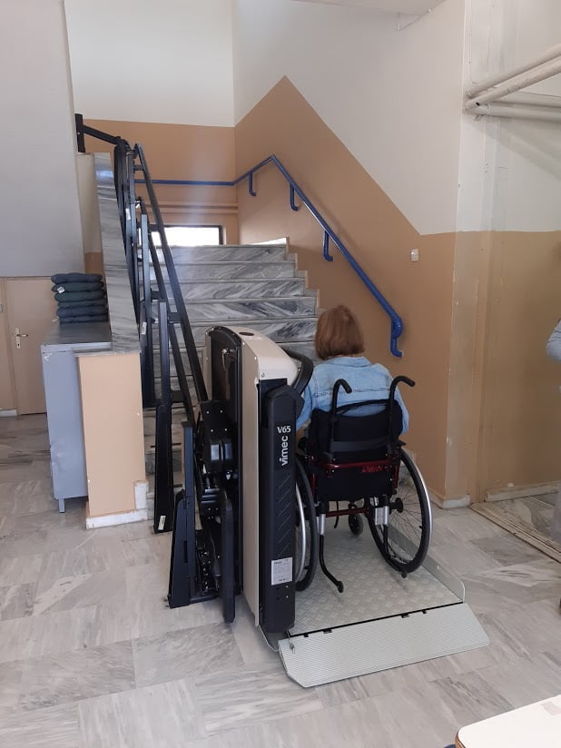 Δήμος Κοζάνης: Βελτίωση της προσβασιμότητας των ατόμων με αναπηρία στα δημοτικά κτήρια – Ολοκληρώθηκε η τοποθέτηση ανελκυστήρων σκάλας