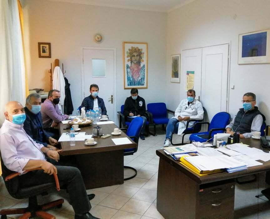 Κορωνοϊός: Συνάντηση του δημάρχου Κοζάνης & των επικεφαλής των παρατάξεων του Δ.Σ. με τον διοικητή του «Μαμάτσειου»