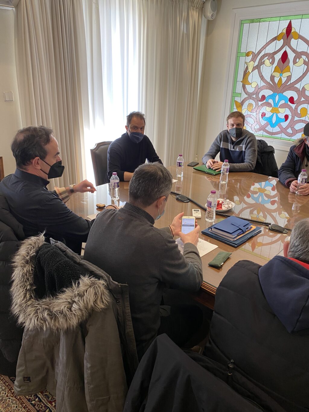 Συνάντηση εργασίας του προέδρου και μελών της διοίκησης του Επιμελητηρίου Κοζάνης, με τον πρόεδρο και τα μέλη της διοίκησης του Εμπορικού Συλλόγου Κοζάνης