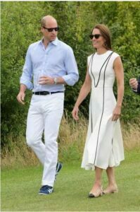 Η Κέιτ Μίντλετον εντυπωσιάζει με το εντυπωσιακό λευκό midi-φόρεμα για φιλανθρωπικό αγώνα Polo