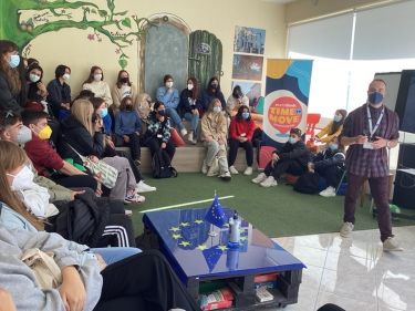 Εκπαιδευτική επίσκεψη μαθητών του 5ου ΓΕΛ Βέροιας και μαθητών από Ισπανία και Βέλγιο που συμμετέχουν σε Erasmus+ πρόγραμμα, στο ED Δυτικής Μακεδονίας