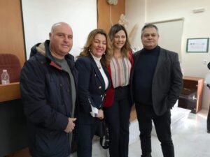 Σύσκεψη για τον τουρισμό, που πραγματοποιήθηκε στην αίθουσα του ενυδρείου Καστοριάς από το υπουργείο τουρισμού και την Υφυπουργό κ. Ζαχαράκη
