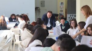 Ο Όμιλος Ενεργών Νέων Φλώρινας - Europe Direct Δυτικής Μακεδονίας στο Μουσικό Σχολείο Καστοριάς