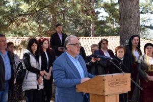 Σε κλίμα βαθιάς συγκίνησης τα αποκαλυπτήρια του Μνημείου «Μαρτυρική Μνήμη» στο Κωσταράζι