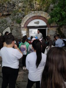Εκπαιδευτικές επισκέψεις στο Σπήλαιο του Δράκου,στο μουσείο του Μακεδονικού Αγώνα, στη Βεργίνα, Άγιο Νικόλαο και Βέροια!!!