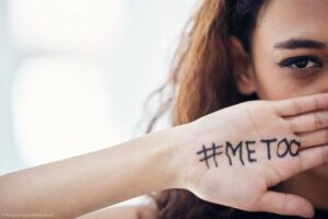 Το ΕΚ ζητά μεγαλύτερη προσπάθεια κατά της σεξουαλικής παρενόχλησης