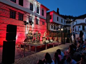 Με απόλυτη επιτυχία συνεχίζεται το Πολιτιστικό Καλοκαίρι του Δήμου Καστοριάς!