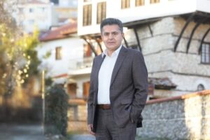 Σχόλιο Ζήση Τζηκαλάγια για τις συναντήσεις του Δημάρχου Καστοριάς στην Αθήνα.