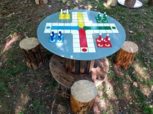 Τα επιτραπέζια παιχνίδια τοποθετήθηκαν ξανά στο Πάρκο Μανιταριών
