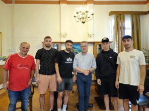 Συνάντηση με αντιπροσωπεία ερασιτεχνών ποδοσφαιριστών είχε ο δήμαρχος Κοζάνης, Λάζαρος Μαλούτας