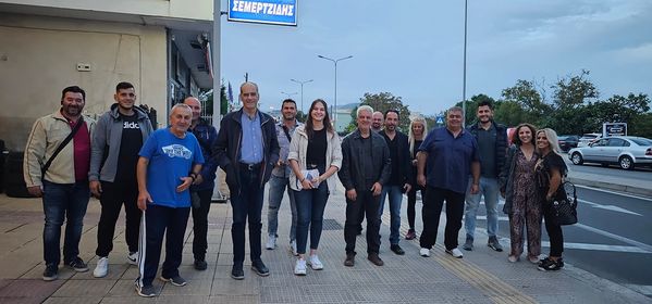Στα μαγαζια της Κοζάνης πραγματοποίησε επίσκεψη ο υποψήφιος δήμαρχος Σταύρος Καμπουρίδης με τους υποψήφιους δημοτικούς συμβούλους