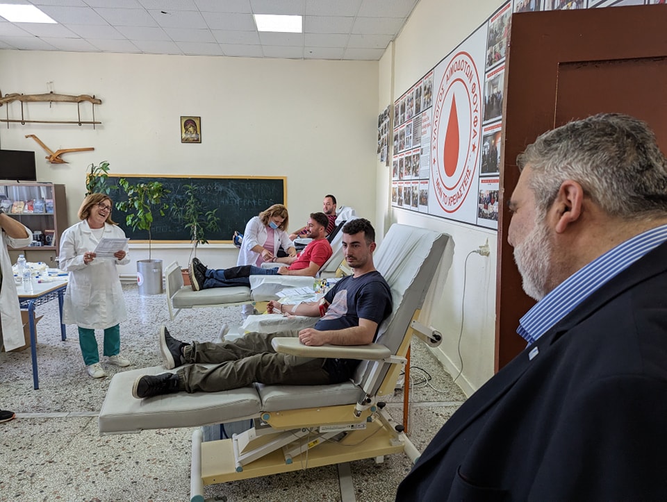 Ο υποψήφιος Δήμαρχος Παναγιώτης Πλακεντάς, στην αιμοδοσία του "Συλλόγου Αιμοδοτών Φούφα"
