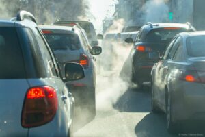Ατμοσφαιρική ρύπανση: αυστηρότερα όρια με στόχο τη μηδενική ρύπανση το 2050