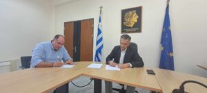 Υπογραφή σύμβασης από τον Γ. Κασαπίδη για το έργο «Υπηρεσίες συλλογής και επεξεργασίας στοιχείων για τη δημιουργία ενιαίου δικτύου σήμανσης των σημείων μαχών της Δυτικής Μακεδονίας»
