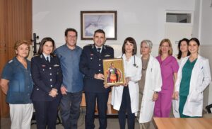 Αντιπροσωπεία αστυνομικών των Υπηρεσιών της Γενικής Περιφερειακής Αστυνομικής Διεύθυνσης Δυτικής Μακεδονίας επισκέφθηκε τα Γενικά Νοσοκομεία, στο πλαίσιο εορτασμού του Προστάτη του Σώματος της Ελληνικής Αστυνομίας Αγίου Αρτεμίου και της Ημέρας της Ελληνικής Αστυνομίας