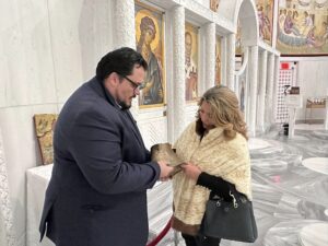 Τον Εθνικό Προσκυνηματικός Ναό του Αγίου Νικολάου, της Ελληνορθόδοξης Εκκλησίας στο Μανχάταν της Νέας Υόρκης, επισκέφθηκε η Βουλευτής Καστοριάς, Μαρία Αντωνίου.