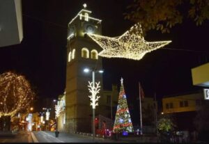 «Φοράει» τα γιορτινά της η Κοζάνη: Κυκλοφοριακές ρυθμίσεις για τοποθέτηση χριστουγεννιάτικου διάκοσμου