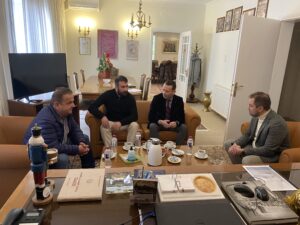 Την Παρασκευή 2/2/2024 συναντήθηκε ο Πρόεδρος του Διοικητικού Συμβουλίου του ΣΕΦΠΕ  Δυτικής  Μακεδονίας κ. Φώτης Ζυγούρης και τα μέλη του κ. Σιαμπανόπουλος Κωνσταντίνος και κ. Αλεξανδρίδης Χαράλαμπος με τον Πρόεδρο του ΕΒΕ Κοζάνης κ. Μητλιάγκα Ιωάννη
