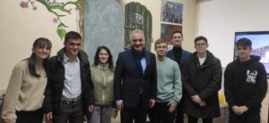 Οι Σχολικοί Πρέσβεις του 2ου ΓΕΛ Φλώρινας συνάντησαν στο Europe Direct τον Ευρωβουλευτή Κεφαλογιάννη.