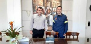 Εθιμοτυπική Επίσκεψη του νέου Διοικητή Πυροσβεστικών Υπηρεσιών Νομού Καστοριάς στον Αντιπεριφερειάρχη Καστοριάς.