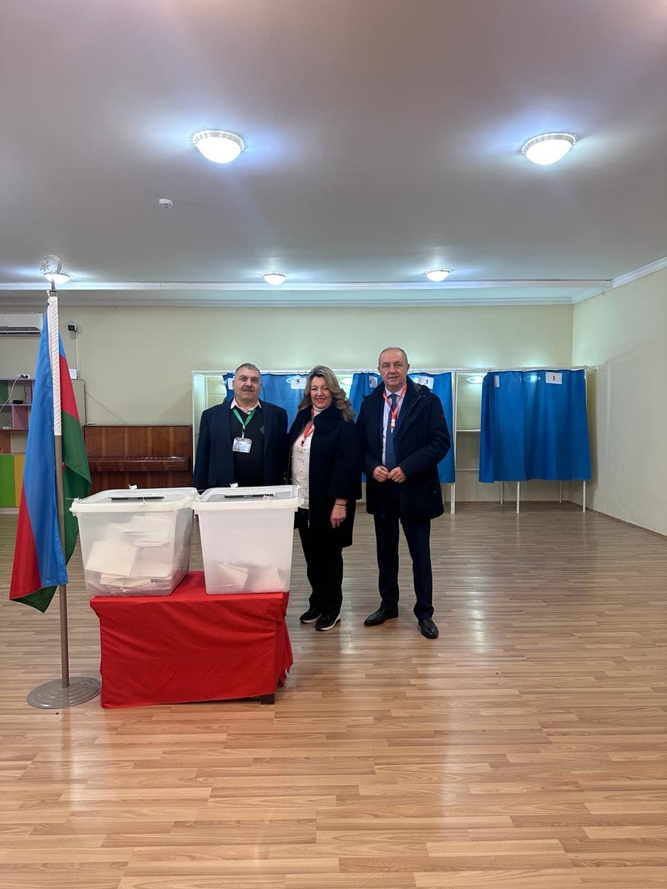 Ημέρα διεξαγωγής των πρόωρων προεδρικών εκλογών στο Αζερμπαϊτζάν.