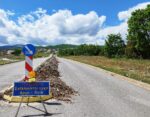 Ξεκίνησαν οι παρεμβάσεις για τη βελτίωση της ασφάλειας του οδικού δικτύου στο Δήμο Κοζάνης.