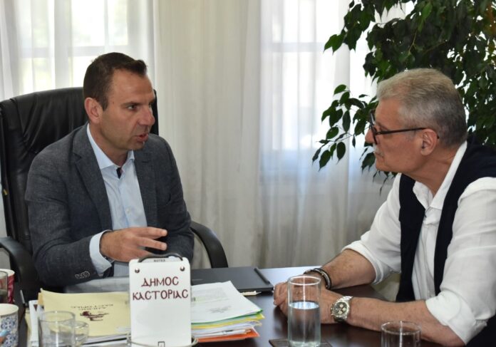 Συνάντηση εργασίας του Δημάρχου Καστοριάς Γιάννη Κορεντσίδη με τον Υφυπουργό Κλιματικής Κρίσης & Πολιτικής Προστασίας Ευάγγελο Τουρνά