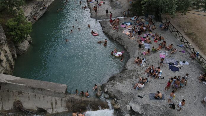 What happens in River Party stays in River Party, ή και όχι... :D