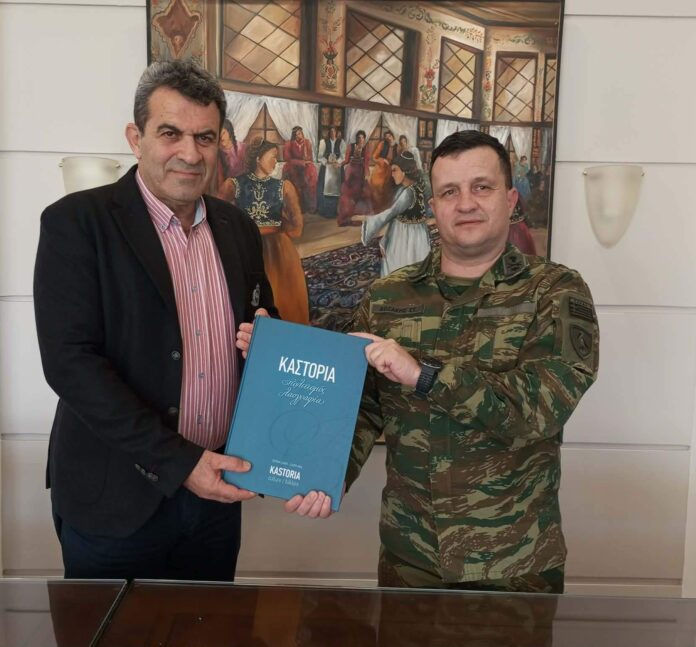 Εθιμοτυπική συνάντηση του Αντιπεριφερειάρχη Καστοριάς με τον Διοικητή της 9ης Μ/Π ΤΑΞ ΠΖ