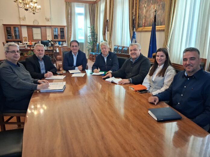 Γιάννης Κοκκαλιάρης: «Κάνουμε πράξη τις δεσμεύσεις μας έναντι των πολιτών για το αύριο της Τηλεθέρμανσης Κοζάνης, υλοποιώντας με ευθύνη, σχέδιο και συνέπεια όλα τα έργα που χρειάζονται και απαιτούνται» - Υπογράφηκε η σύμβαση κατασκευής των αγωγών που θα συνδέσουν την Τηλεθέρμανση Κοζάνης με το Ενιαίο Σύστημα Τηλεθερμάνσεων Δυτικής Μακεδονίας