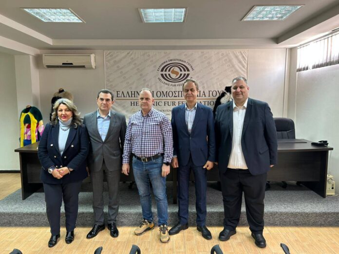 Η Μαρία Αντωνίου με τον Γραμματέα της Πολιτικής Επιτροπής της Ν.Δ. Κώστα Σκρέκα και τον Γραμματέα Οργανωτικού- Διευθυντή Γραφείου του Προέδρου της Ν.Δ. Στέλιο Κονταδάκη κατά την επίσκεψή τους στην Καστοριά