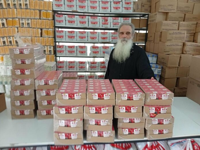 Παράδοση Τροφίμων στο Γενικό Φιλόπτωχο Ταμείο της Ιεράς Μητροπόλεως Καστοριάς από την Π.Ε. Καστοριάς