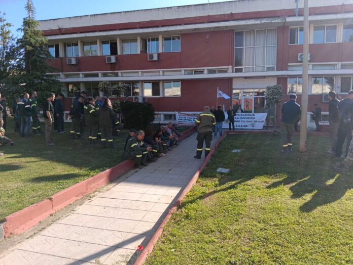 Στάση εργασίας που προκήρυξε το ΣΕΕΕΝ ενάντια στο κλείσιμο ΑΗΣ και Ορυχείων