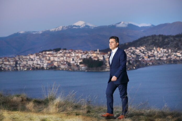 Νέα δημόσια παρέμβαση με αιχμές για την πορεία της Καστοριάς, την τουριστική ανάπτυξη και την πολιτική επικαιρότητα πραγματοποίησε ο Ζήσης Τζηκαλάγις, ασκώντας κριτική προς την κυβέρνηση και τους τοπικούς φορείς.