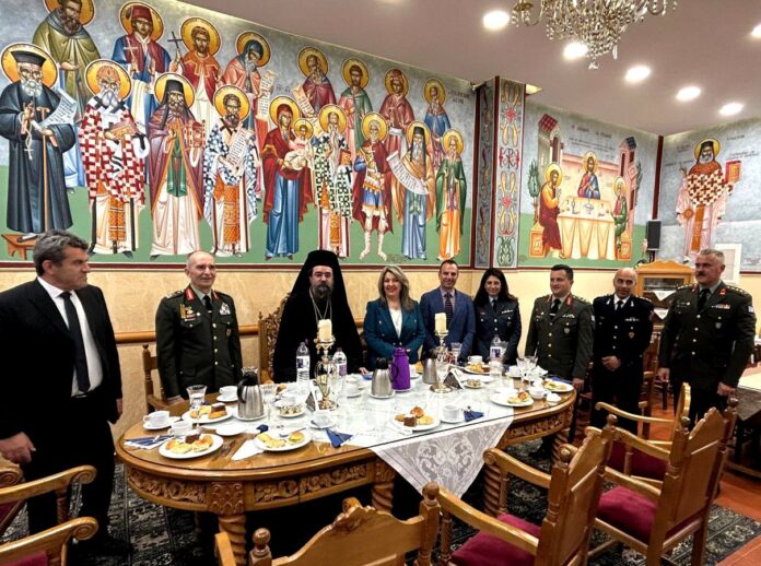 Η Μαρία Αντωνίου στην Αρχιερατική Θεία Λειτουργία για τα θύματα της Γενοκτονίας των Ελλήνων του Πόντου στον Ιερό Μητροπολιτικό Ναό Καστοριάς
