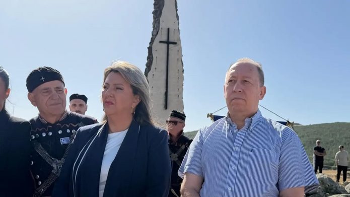 Η Μαρία Αντωνίου στο Βίτσι, στο μνημόσυνο στη μνήμη των πεσόντων  της περιόδου 1949-1949