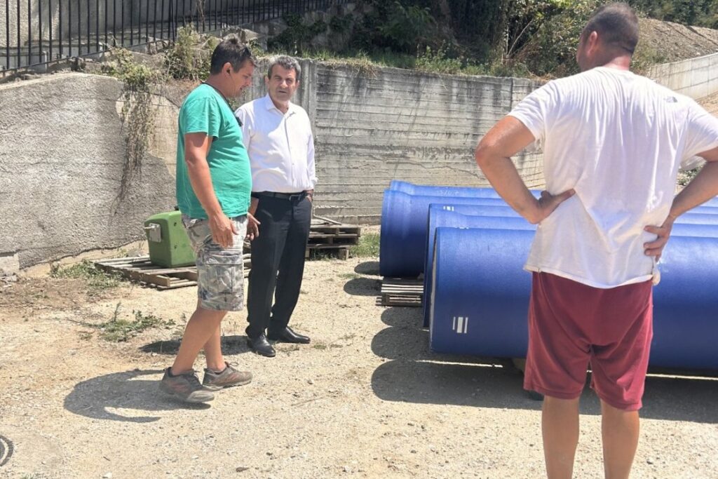 Η Π.Ε. Καστοριάς παρέδωσε πέντε σωλήνες ελατού χυτοσιδήρου για το αρδευτικό δίκτυο του ΤΟΕΒ Βράχου, πρ 22.750 ευρώ