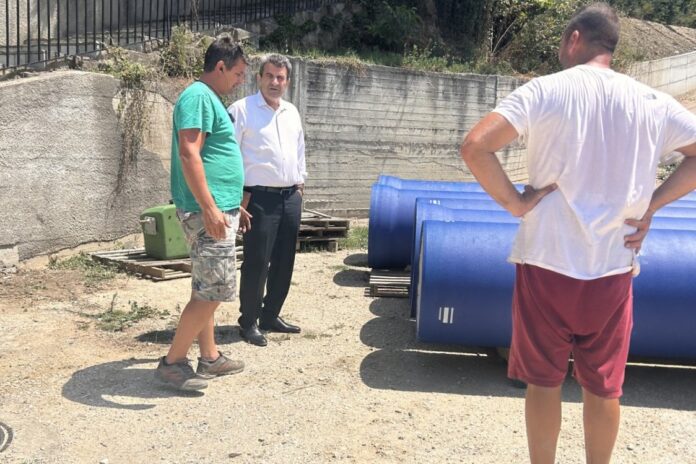 Η Π.Ε. Καστοριάς παρέδωσε πέντε σωλήνες ελατού χυτοσιδήρου για το αρδευτικό δίκτυο του ΤΟΕΒ Βράχου, πρ 22.750 ευρώ
